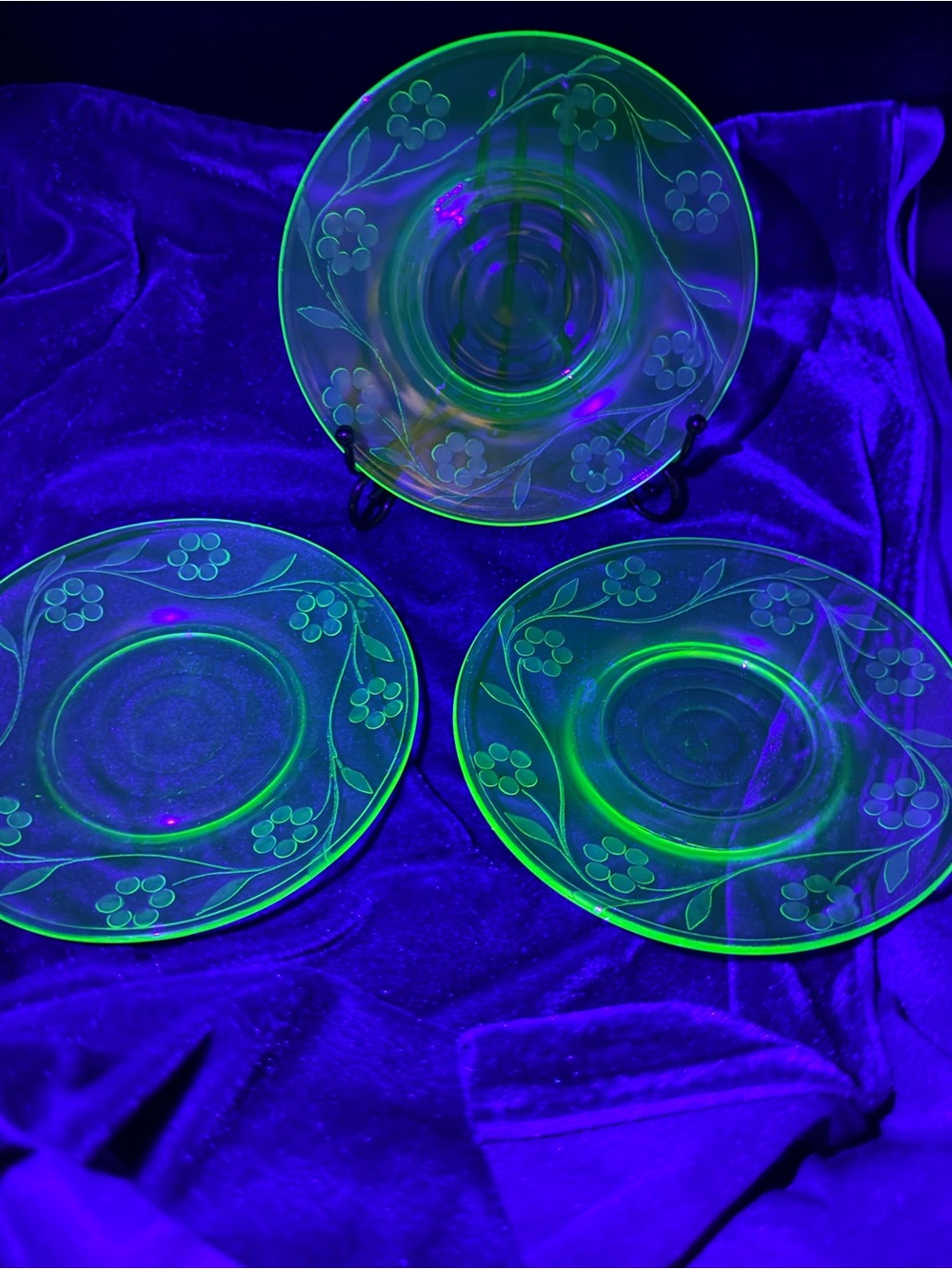 Vintage Floral Uranium Glass Dessert Plates - Green Set of 3
